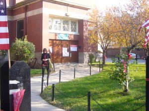 �та мексиканка только что исполнила свой гражданский долг-проголосовала