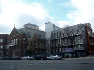 Один из последних проектов конвертации церкви под квартиры под названием "Сакральные лофты". Улица Western, "украинское село"